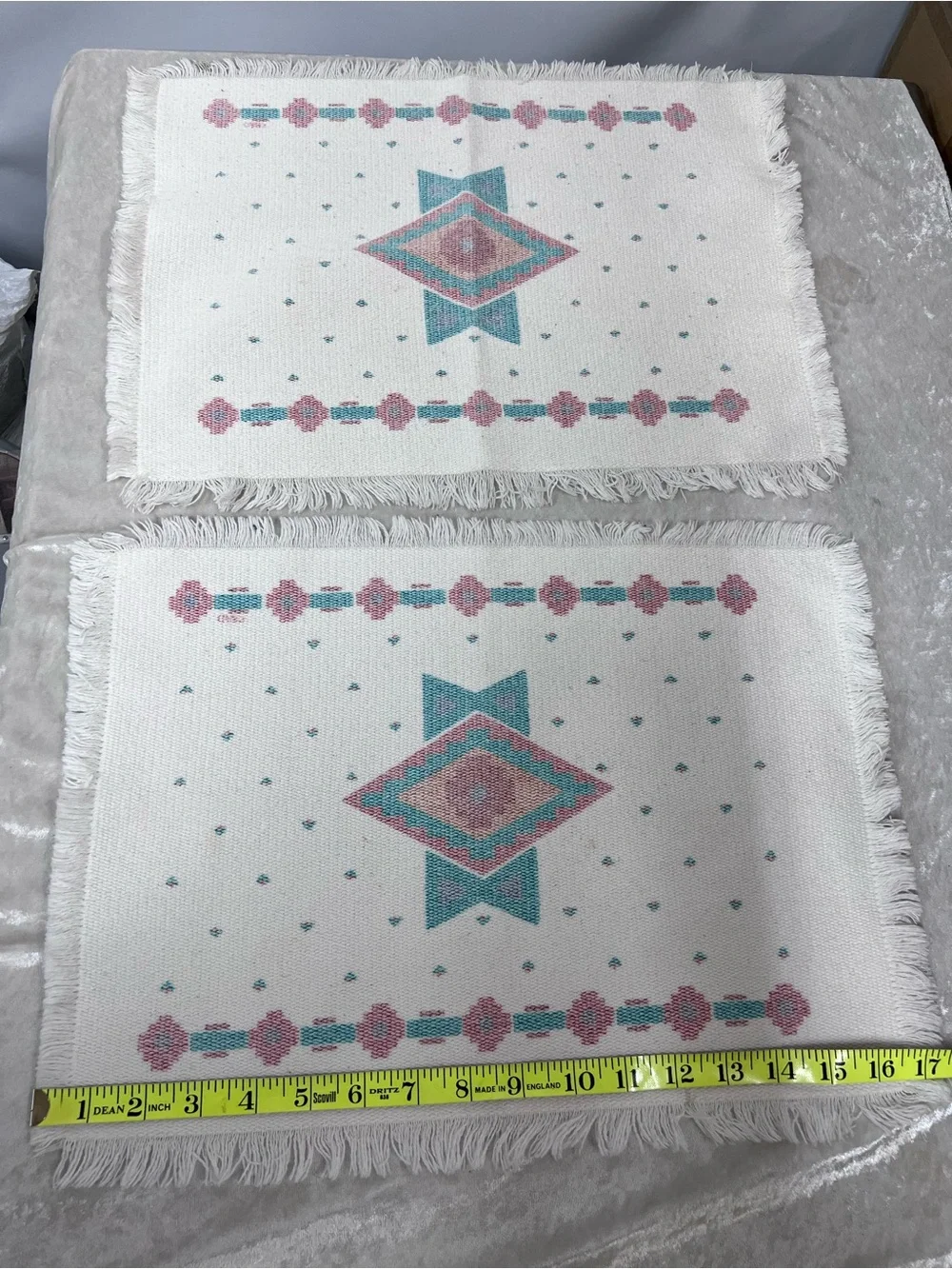 Aztec White Fringe 2 placemats & 2 napkin towels southwestern Geometric FLAWED
